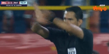 Millonarios y dos penales no pitados tras revisar en el VAR