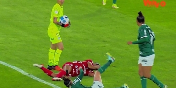 El codazo en el área que no se pitó para América de Cali