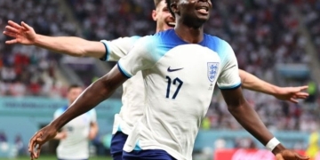 Bukayo Saka y su doblete para silenciar a los críticos y racistas
