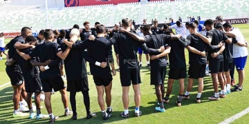 Posible alineación de Costa Rica para enfrentar a España
