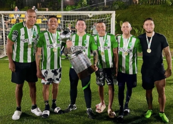 Cristian Arango… ¡Posando con la Copa Libertadores de Nacional!
