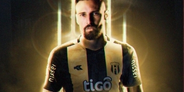 José Moya fue presentado oficialmente en su nuevo club