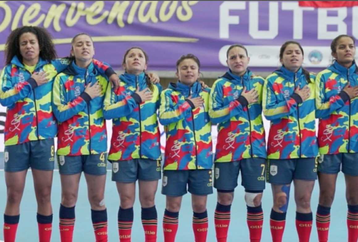 ¡Campeonas!: La Selección Femenina de Fútbol de Salón recibió su premio