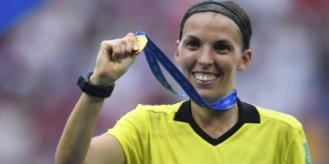 La primera mujer que pitará un partido en un mundial masculino