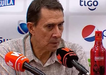 Alexandre Guimarães: «Nos vamos a quedar» y «ser campeones el próximo torneo»