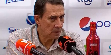 Alexandre Guimarães: «Nos vamos a quedar» y «ser campeones el próximo torneo»