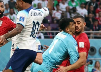 La imagen viral del golpe sufrido por el arquero de Irán y la gravedad de su lesión