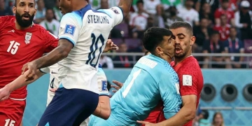 La imagen viral del golpe sufrido por el arquero de Irán y la gravedad de su lesión