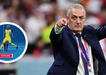 Alfaro, irónico por el gol anulado en offside semiautomático: “Se tiene que cortar las uñas”