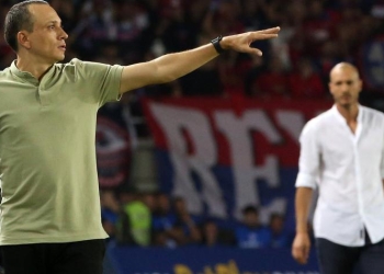 ¡Así le cantaron a Alejandro Restrepo luego de la primera estrella!