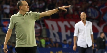 ¡Así le cantaron a Alejandro Restrepo luego de la primera estrella!