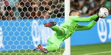 ¡Inmenso! Dominik Livaković, el superhéroe croata en Catar 2022