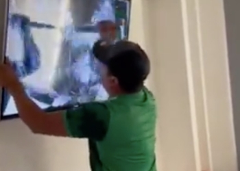 Destruyó el televisor tras la eliminación de México en Catar 2022