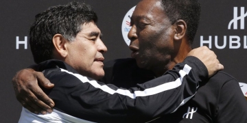 La única vez que Pelé y Maradona jugaron juntos