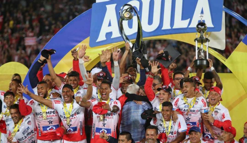 Fue bicampeón con Junior y pidió que lo llamen: "Sueño con volver"