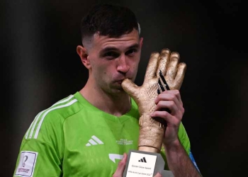 ¡El gigante europeo interesado en fichar al Dibu Martínez!