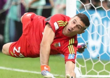 Dibu Martínez volvió a hacerlo: ¡Igual que ante la Selección Colombia!