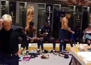 Deschamps, Mbappé y todo lo que pasó en el vestuario de Francia en el MT