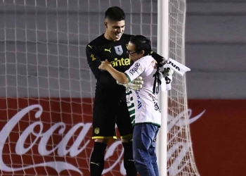 El emotivo gesto de Kevin Dawson con un joven con síndrome de Down