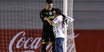 El emotivo gesto de Kevin Dawson con un joven con síndrome de Down