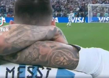 El último penalti desde la mirada de Messi… ¿y dice, “vamos Diego, dáselo”?