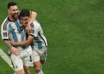 Asiste Messi y Julián Álvarez hace el gol de su vida en Catar