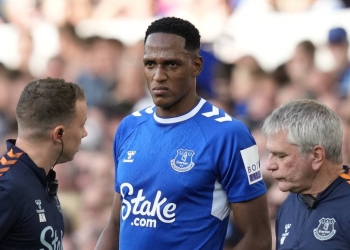 Yerry Mina volvió al gol: Así salvó el empate del Everton en la Premier