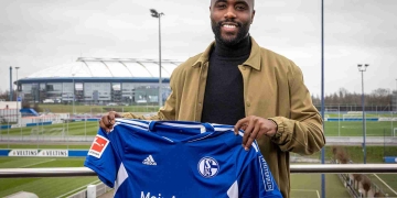 Éder Álvarez Balanta fue presentado oficialmente en su nuevo club