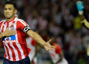 Dos versiones diferentes sobre la no llegada de Teo Gutiérrez a Junior