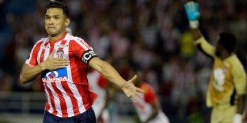 Dos versiones diferentes sobre la no llegada de Teo Gutiérrez a Junior