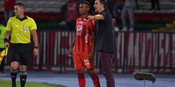 América de Cali lo dejó libre y ahora vende zapatos por internet