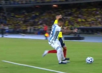 La jugada que sacó a Daniel Luna en el PT ante Argentina
