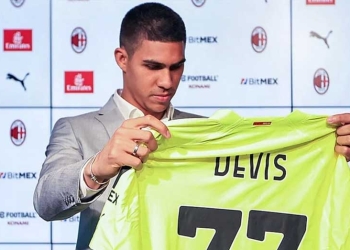 Ojo a la versión: ¿Devis Vásquez se irá del AC Milan sin debutar?