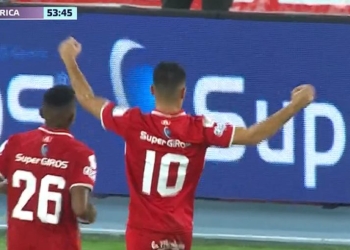 Iago Falque se une a la fiesta: golazo de tiro libre