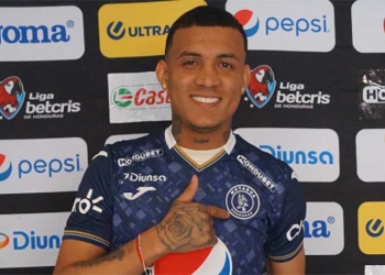 ¡El colombiano al que ficharon y a los dos días tuvo que irse del club!