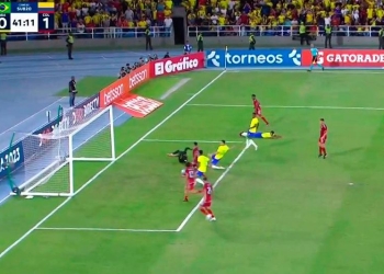 Se comió el gol debajo del arco y Brasil empató