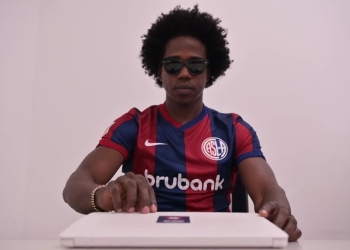 Video: San Lorenzo presentó a Carlos Sánchez con película de Quentin Tarantino