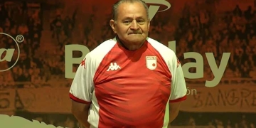 ¡Alfonso Cañón en la presentación de la nueva camiseta de Santa Fe!