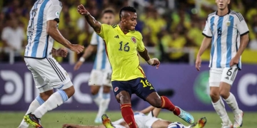 Los jugadores "promesas" del fútbol colombiano en el mundo