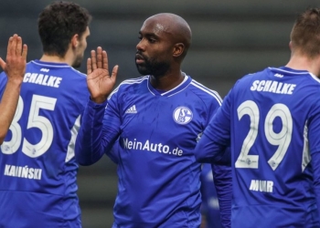 Álvarez Balanta no se demoró en debutar con el Schalke 04