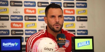 Sebastián Viera sufrió un golpe en el entrenamiento: ¿Será baja para Junior?