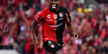 Julián Quiñones, otro que se destaca en México sin un llamado a la selección