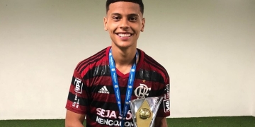 Jugó en Flamengo, está en segunda y hoy lo buscan Santos y Bragantino