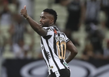 Mendoza, el colombiano que podría recibir a Daniel Ruiz en Santos