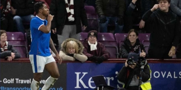 Alfredo Morelos: doblete y polémico festejo. ¡Lo califican como “idiota”!