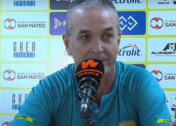 DT de Atlético Huila: “No necesito que nadie me eche” y “al árbitro lo sentí muy para el otro lado”