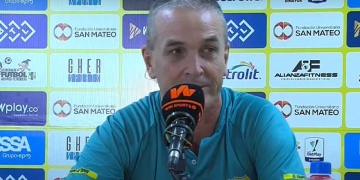 DT de Atlético Huila: “No necesito que nadie me eche” y “al árbitro lo sentí muy para el otro lado”