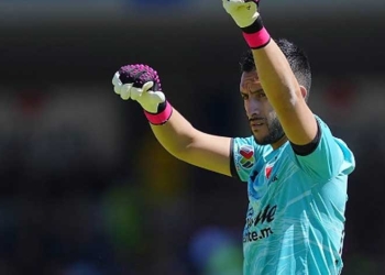 Video: el penalti que Camilo Vargas le atajó a Juan Dinenno