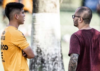 Daniel Ruiz en Santos: primer entrenamiento y pasillo de bienvenida