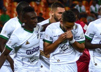 Andrés Arroyo: beso al escudo y “feliz por el gol, pero…”